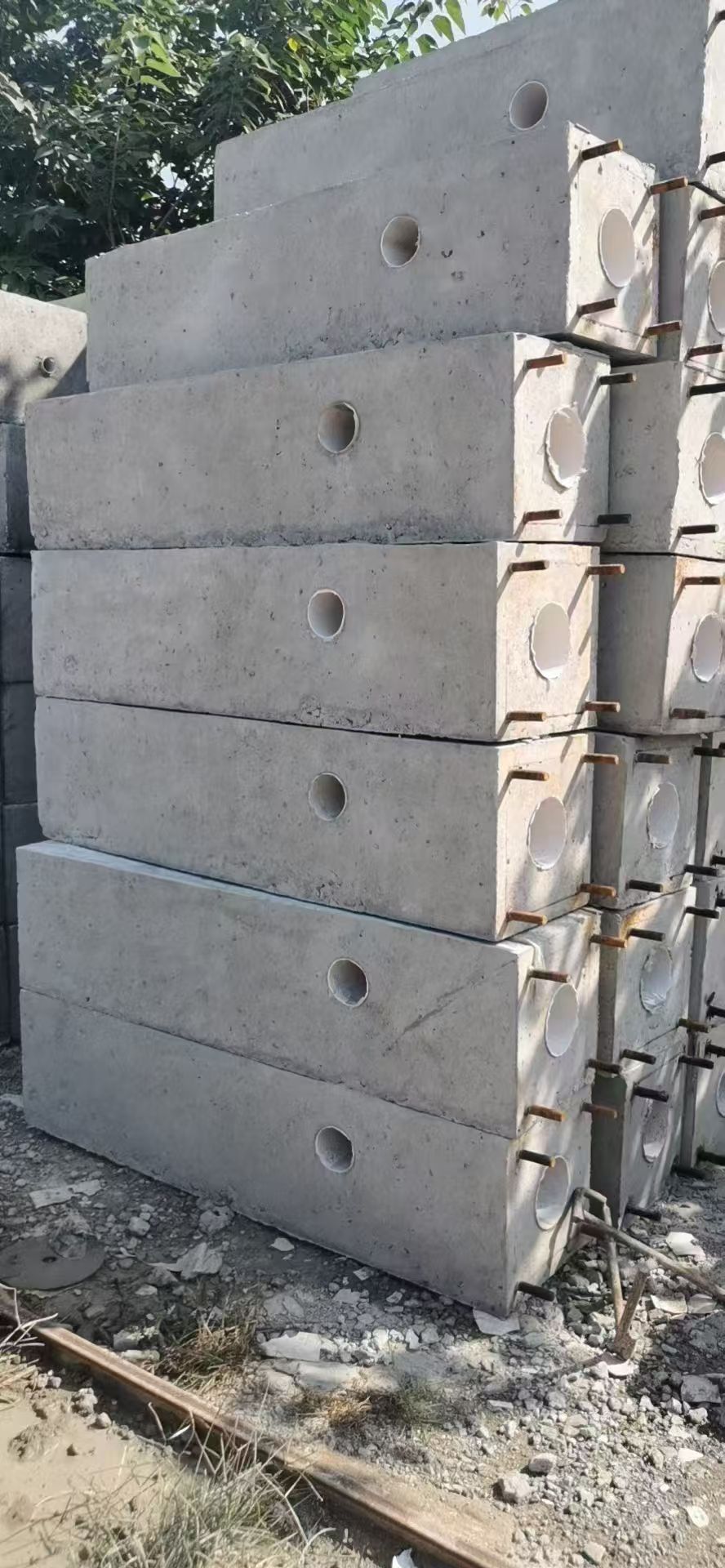 衡水光伏水泥墩